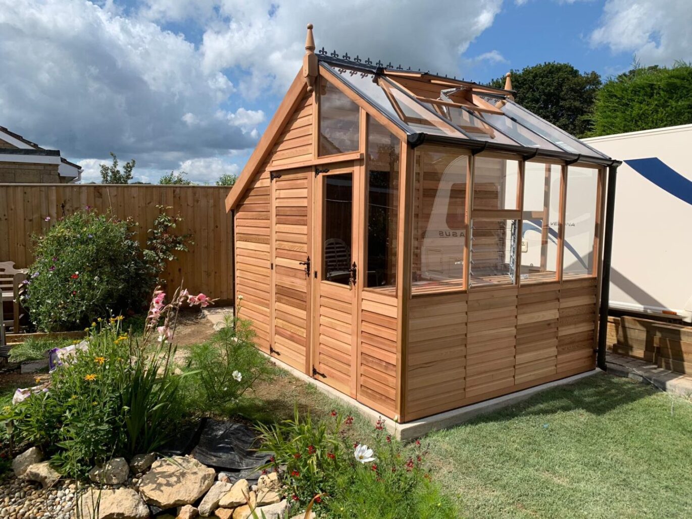 Woodpecker The Centaur Red Cedar Greenhouse Buiten Goed